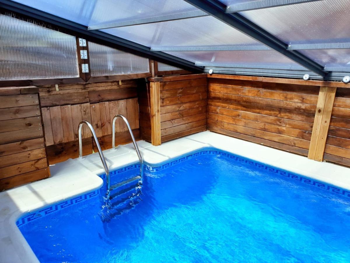 Wood House Close Holiday home